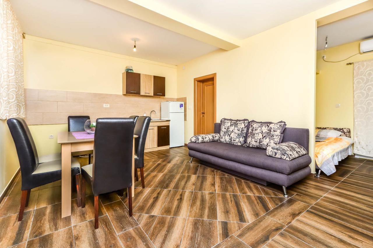 Ssm Apartman *